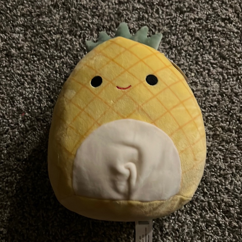 *NWT* Pineapple 8" Squishmallow